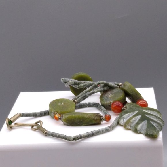 Vintage Carved Jade Heishi Bead Necklace with Leaf Pendant and Disc Stations - Picture 4 of 5